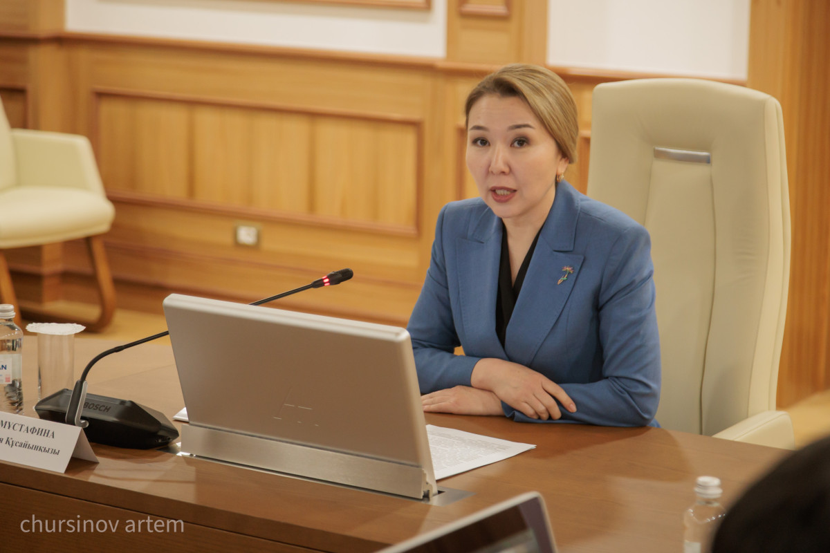 Ата Заңға 30 жыл: Президент архивінде тарихи көрме мен дөңгелек үстел өтті