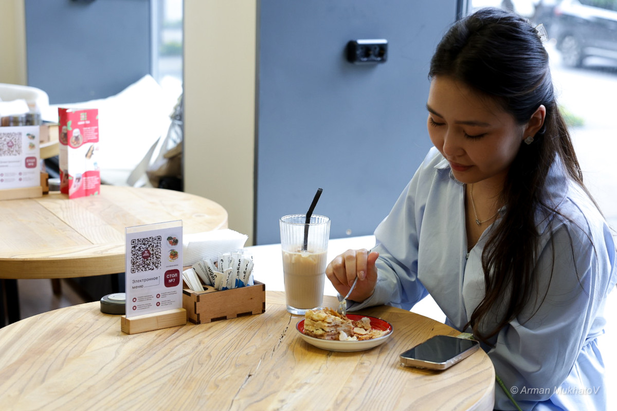 Айына жарты миллион теңге табатын жас шеф-кондитер құпиясымен бөлісті Айына жарты миллион теңге табатын жас шеф-кондитер құпиясымен бөлісті