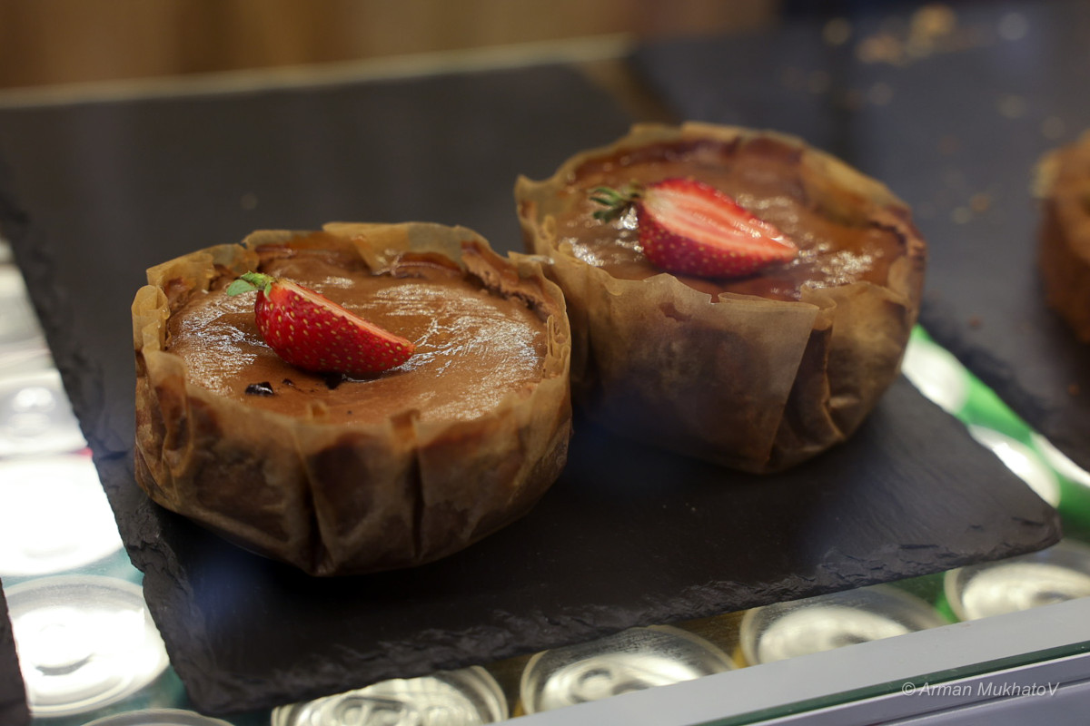 Айына жарты миллион теңге табатын жас шеф-кондитер құпиясымен бөлісті Айына жарты миллион теңге табатын жас шеф-кондитер құпиясымен бөлісті