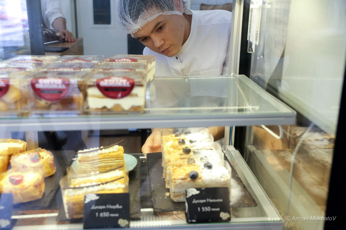 Айына жарты миллион теңге табатын жас шеф-кондитер құпиясымен бөлісті Айына жарты миллион теңге табатын жас шеф-кондитер құпиясымен бөлісті