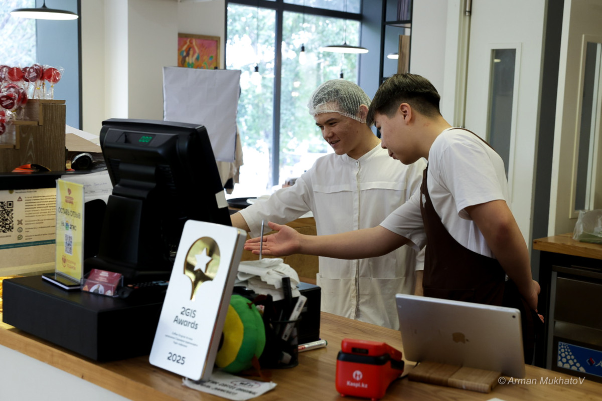 Айына жарты миллион теңге табатын жас шеф-кондитер құпиясымен бөлісті Айына жарты миллион теңге табатын жас шеф-кондитер құпиясымен бөлісті