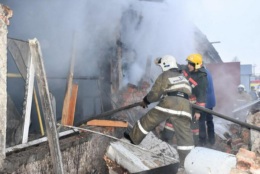 Взрыв произошел на СТО в Петропавловске, есть пострадавшие