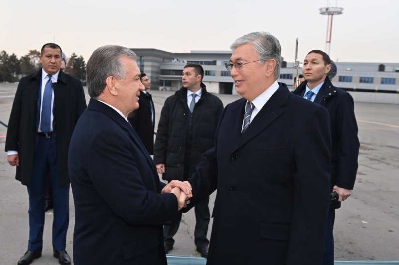 Токаев прибыл с государственным визитом в Узбекистан