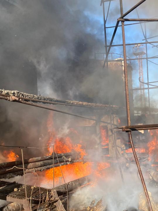Бывший химзавод загорелся в Атырау