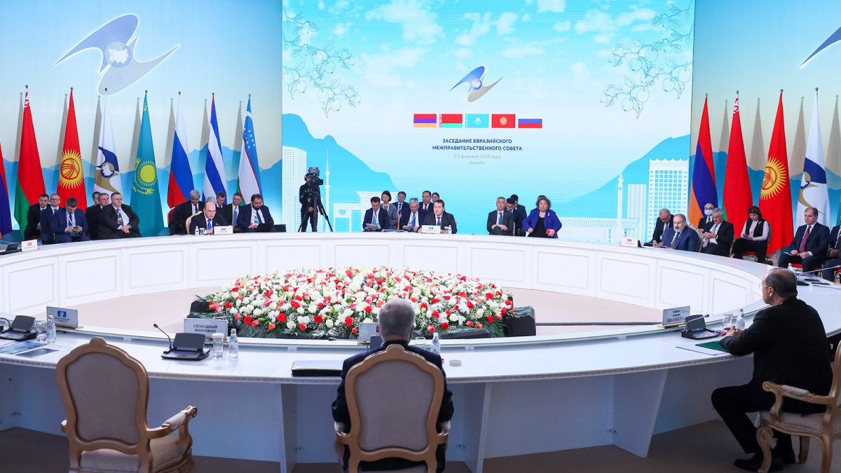Сконцентрироваться на устранении торговых барьеров в ЕАЭС призвал Алихан Смаилов
