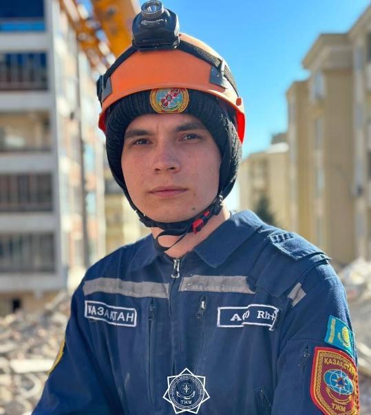 Знать героев в лицо: в МЧС РК рассказали о казахстанских спасателях в Турции