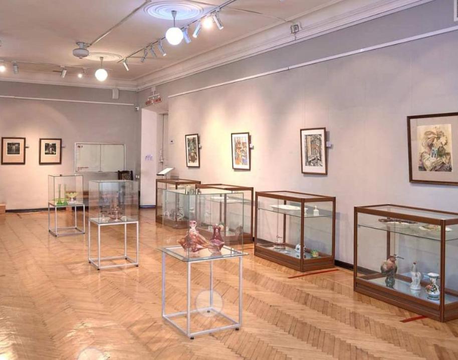«Женская» выставка фарфора, стекла и фаянса открылась в Семее