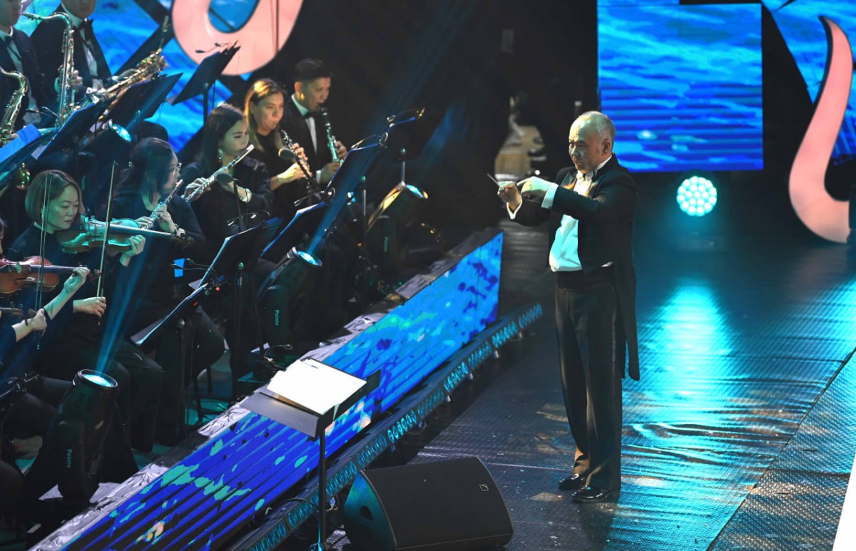 Глава государства посетил концерт посвященный творчеству Шамши Калдаякова