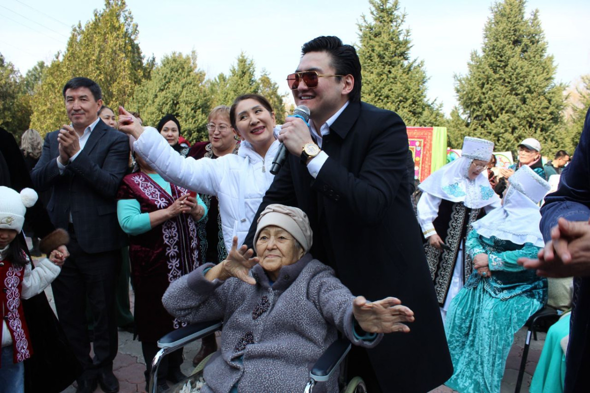 Фоторепортаж: празднование Наурыза в Алматы