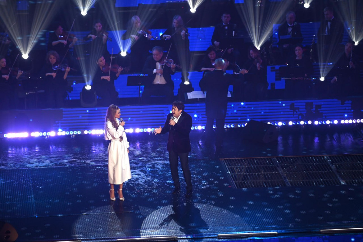 Глава государства посетил концерт посвященный творчеству Шамши Калдаякова