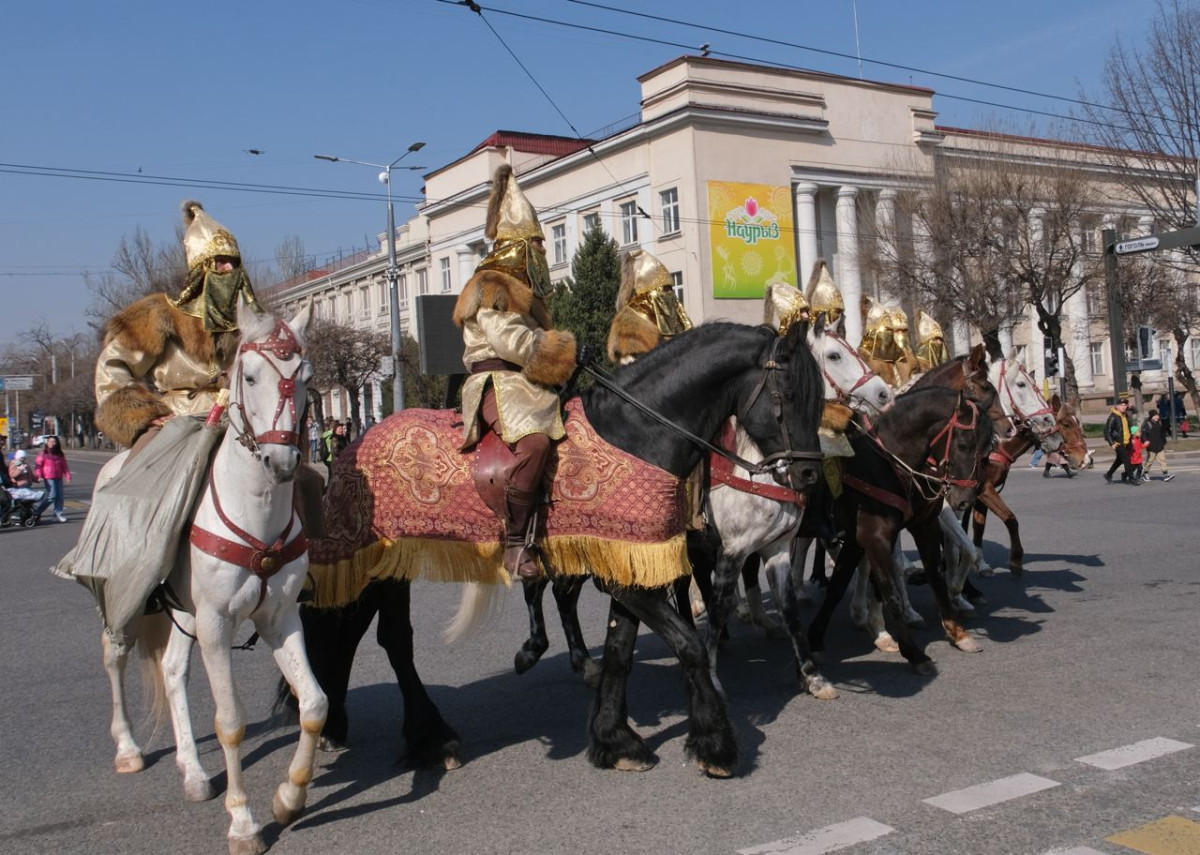 Фоторепортаж: празднование Наурыза в Алматы