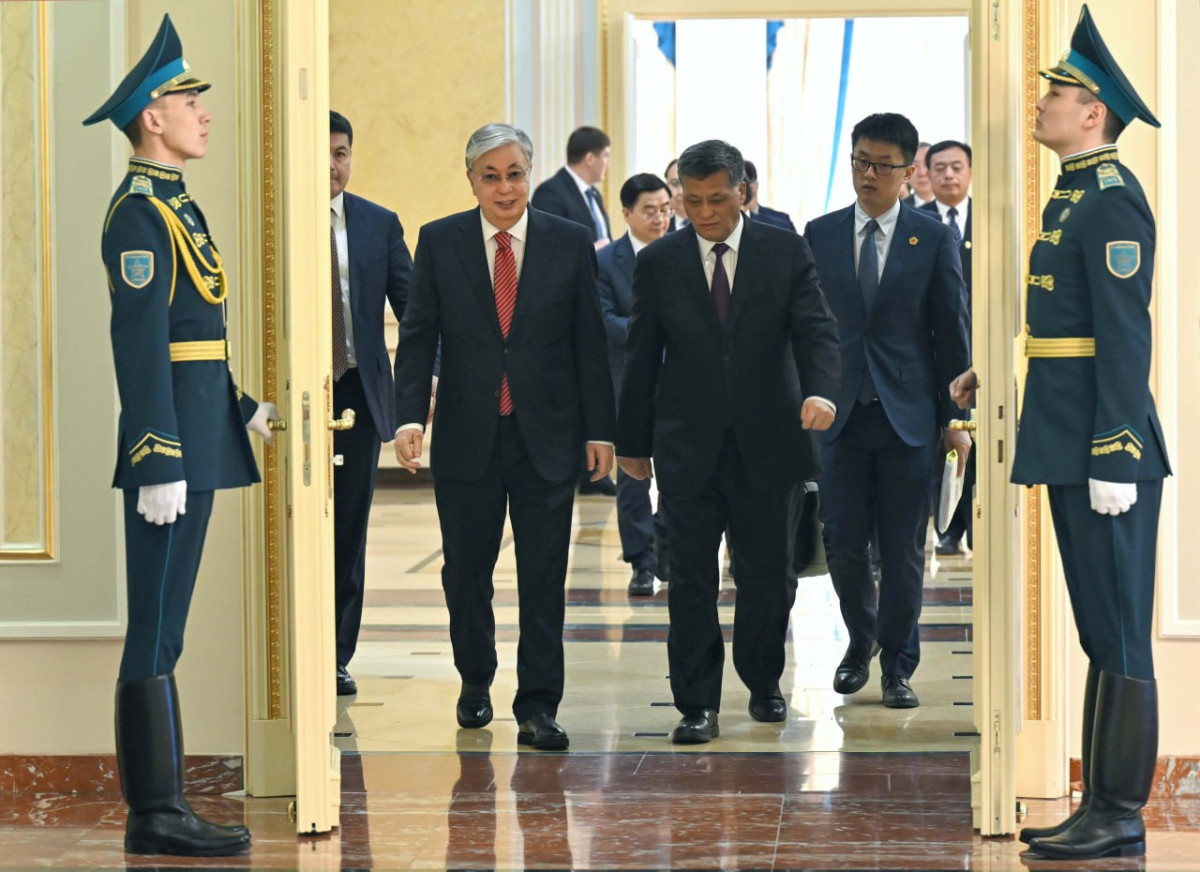 Президент встретился с секретарем парткома КПК Синьцзян-Уйгурского автономного района КНР