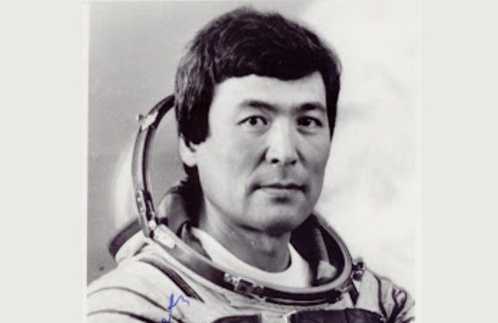 Первому казахскому космонавту исполнилось 77 лет