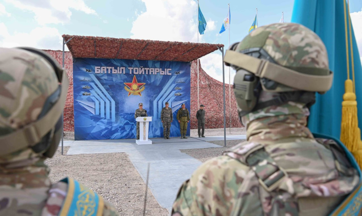 Вооруженные силы Казахстана должны быть готовы к любым вызовам - Токаев