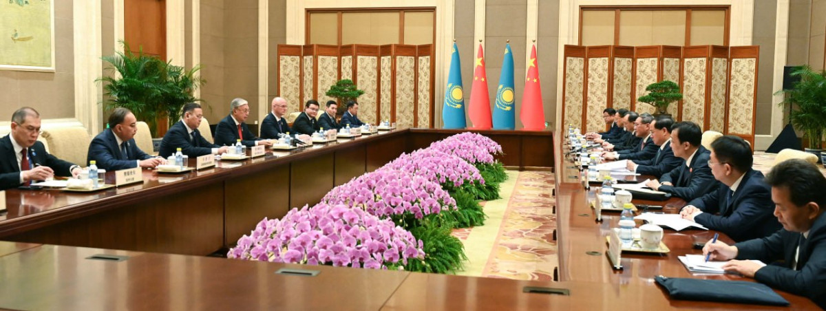Казахско-китайское стратегическое партнерство обсудили Токаев и Премьер Государственного совета КНР