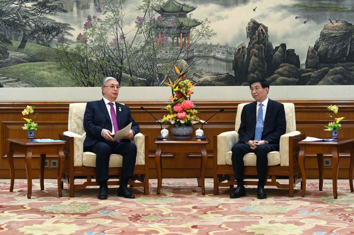 Токаев провел переговоры с Председателем Всекитайского комитета Народного политического консультативного совета Китая