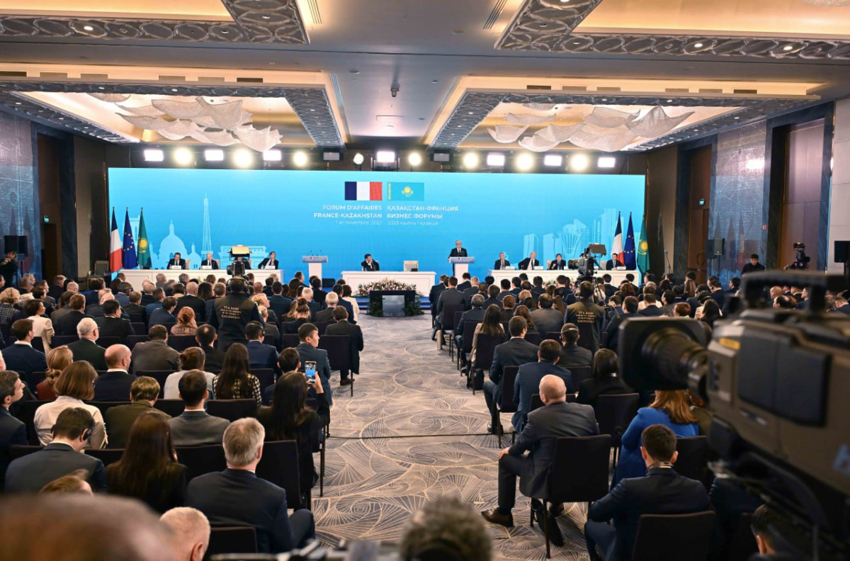 Токаев и Макрон выступили на бизнес-форуме: о чем рассказали лидеры Казахстана и Франции