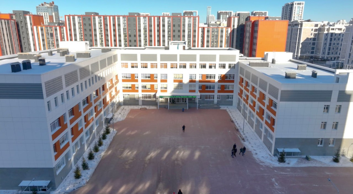 Токаев посетил гимназию, построенную на конфискованные у коррупционеров деньги