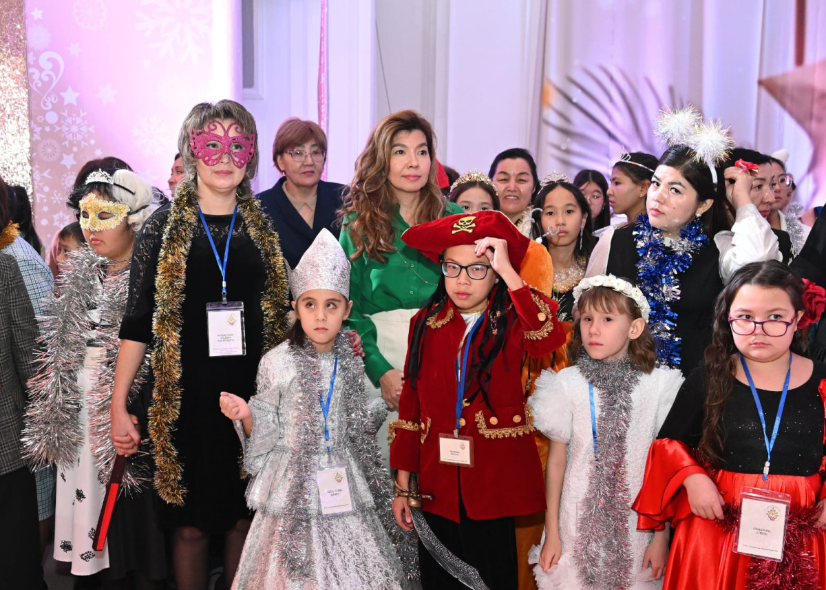 Более 300 детей пригласили на Президентскую новогоднюю елку в Алматы