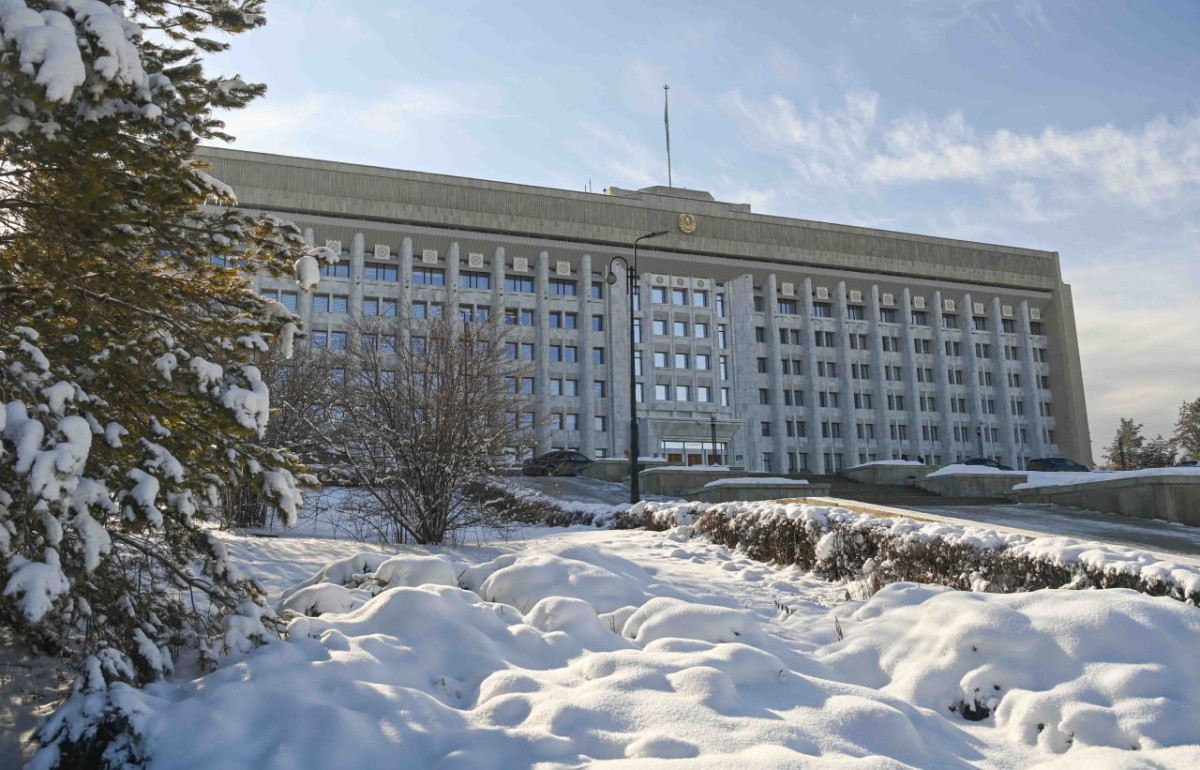 Президент посетил здание акимата города Алматы, восстановленное после январских событий