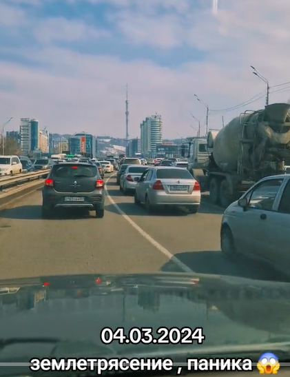 После землетрясения на дорогах Алматы пробки 9 баллов