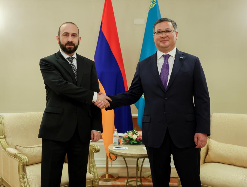 Главы МИД Азербайджана и Армении прибыли в Казахстан