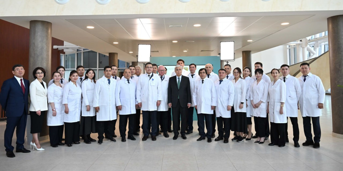 «Это будет флагман медицинской практики и науки» — Токаев посетил новый корпус Национального научного онкоцентра