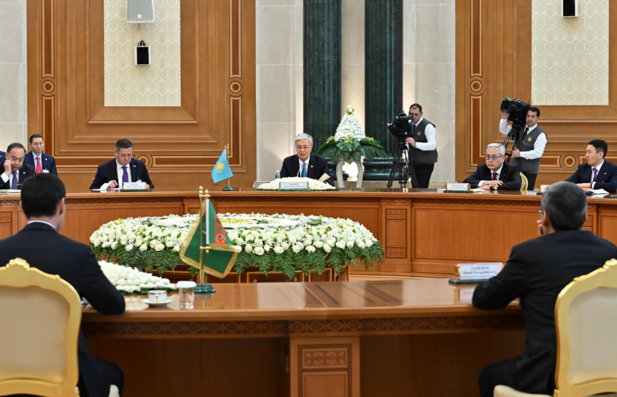 Токаев провел переговоры с Президентом Туркменистана в расширенном формате