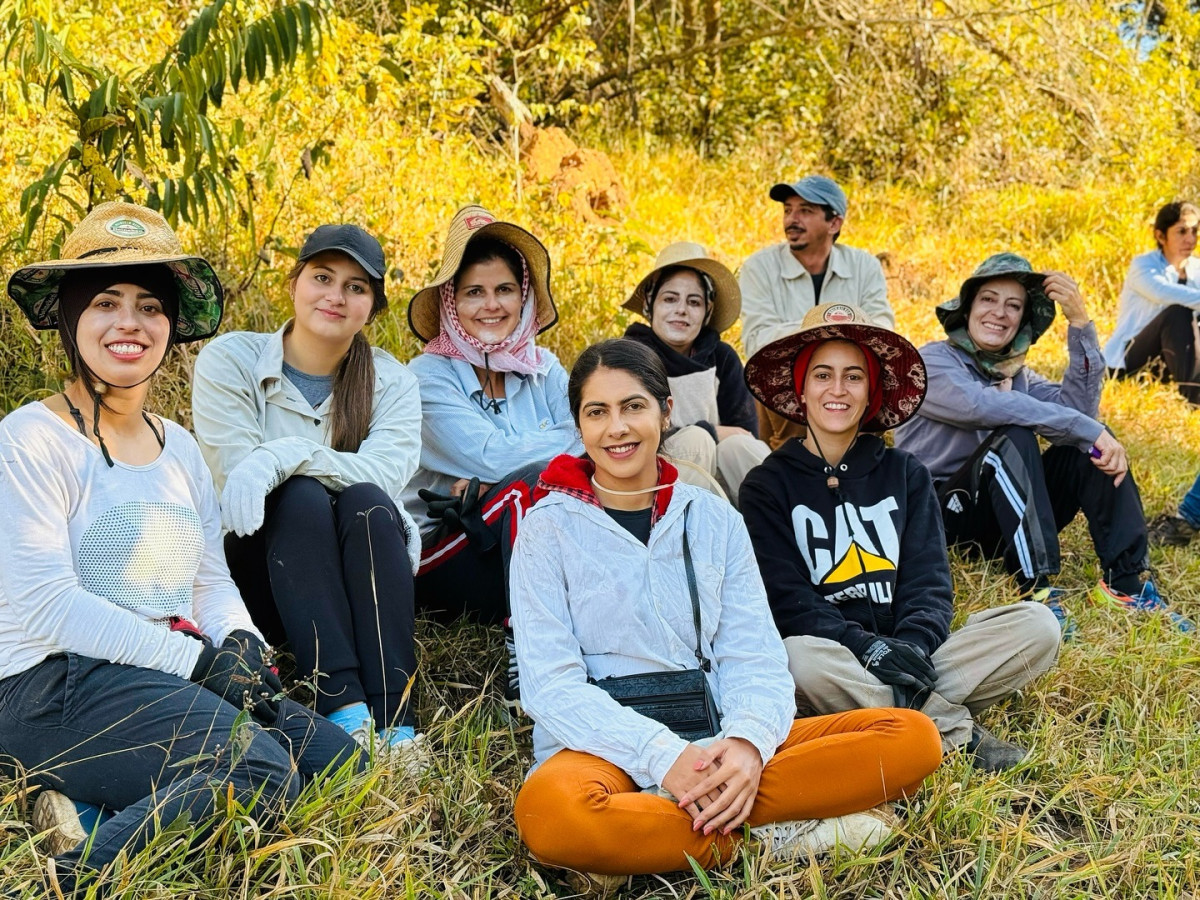 "Бразильские амазонки Ноива ду Кордейру: Город женщин в поисках женихов "Бразильские амазонки Ноива ду Кордейру: Город женщин в поисках женихов