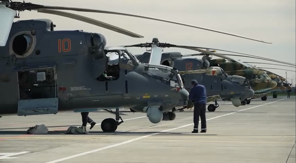 Аспан қауіпсіздігін күзеткен ерлер: Әскери авиациялық бөлімнен арнайы репортаж