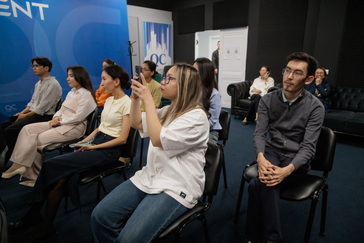 Танымал тележүргізуші Сәнді Сұлтан Qazcontent журналистеріне лекция-тренинг өткізді