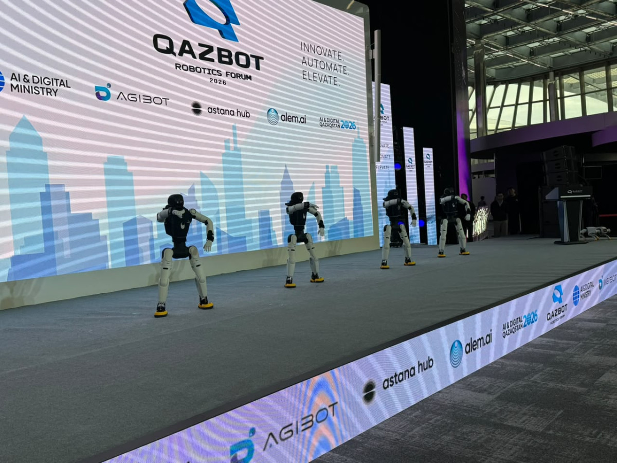 Роботтар қара жорға биледі. El.kz/Диана Орынбасар