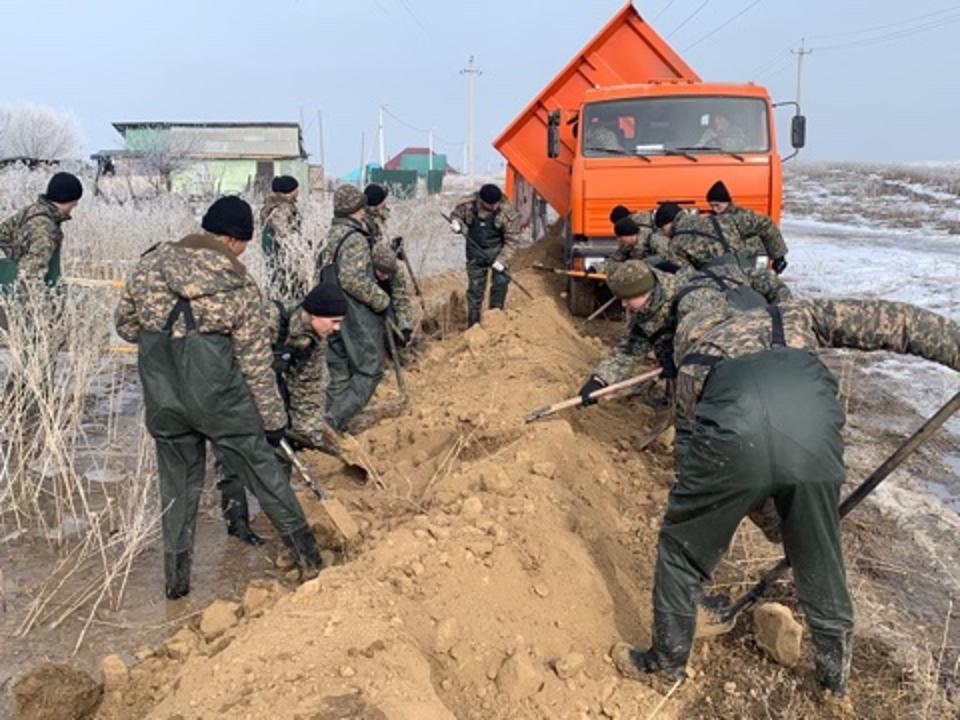 Жителей Алматинской области попросили не засорять арыки