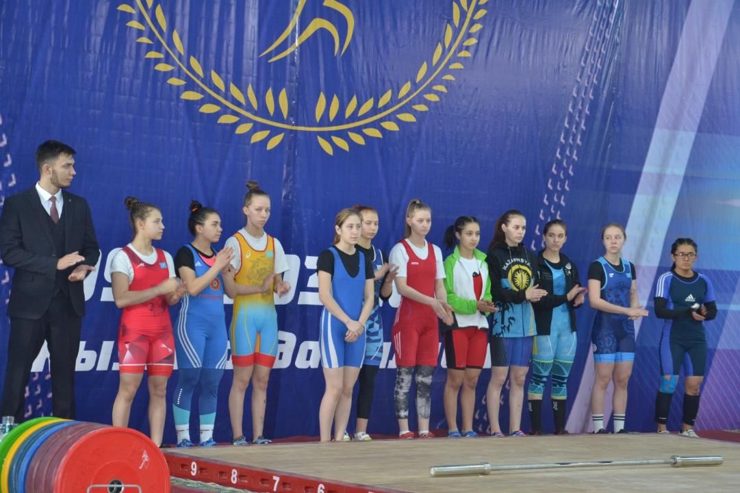 Чемпионат Казахстана по тяжелой атлетике проходит в Кызылорде