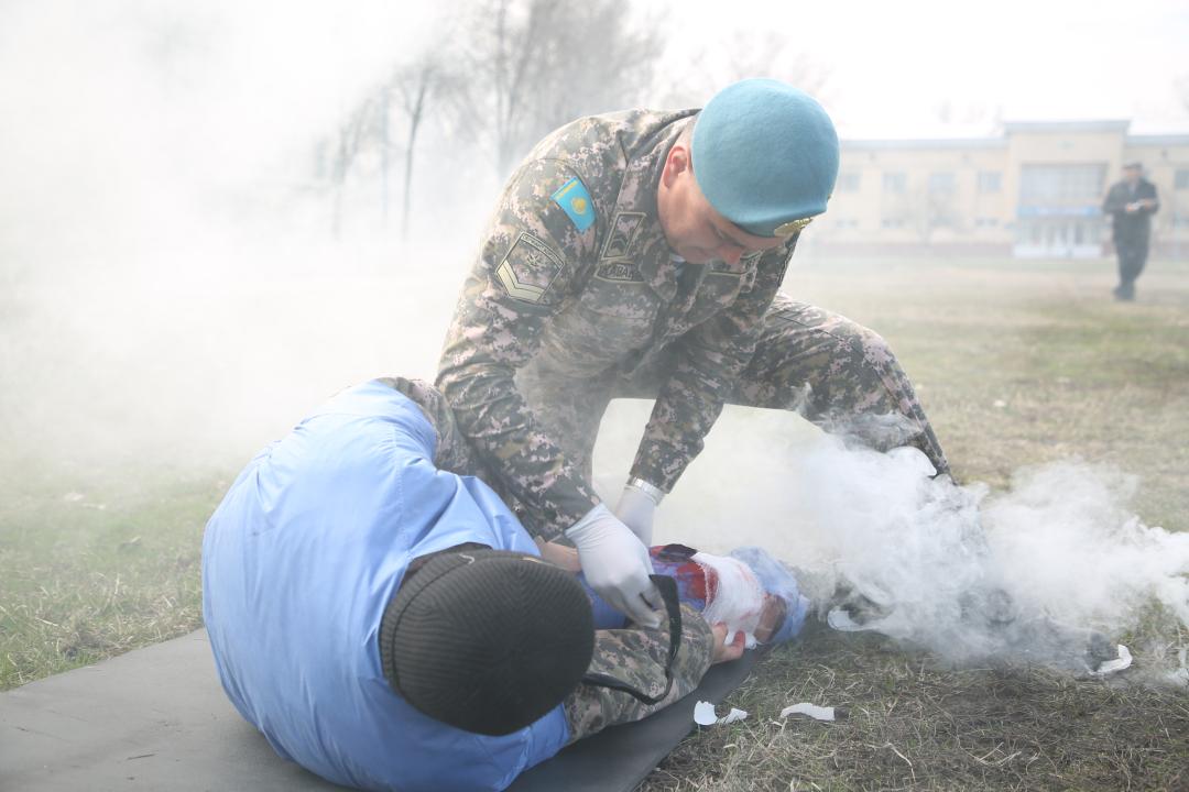 Казахстанские десантники прошли курсы подготовки парамедиков