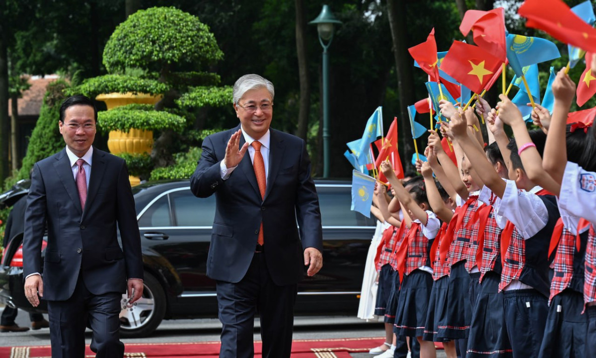 Президент Вьетнама торжественно встретил Касым-Жомарта Токаева