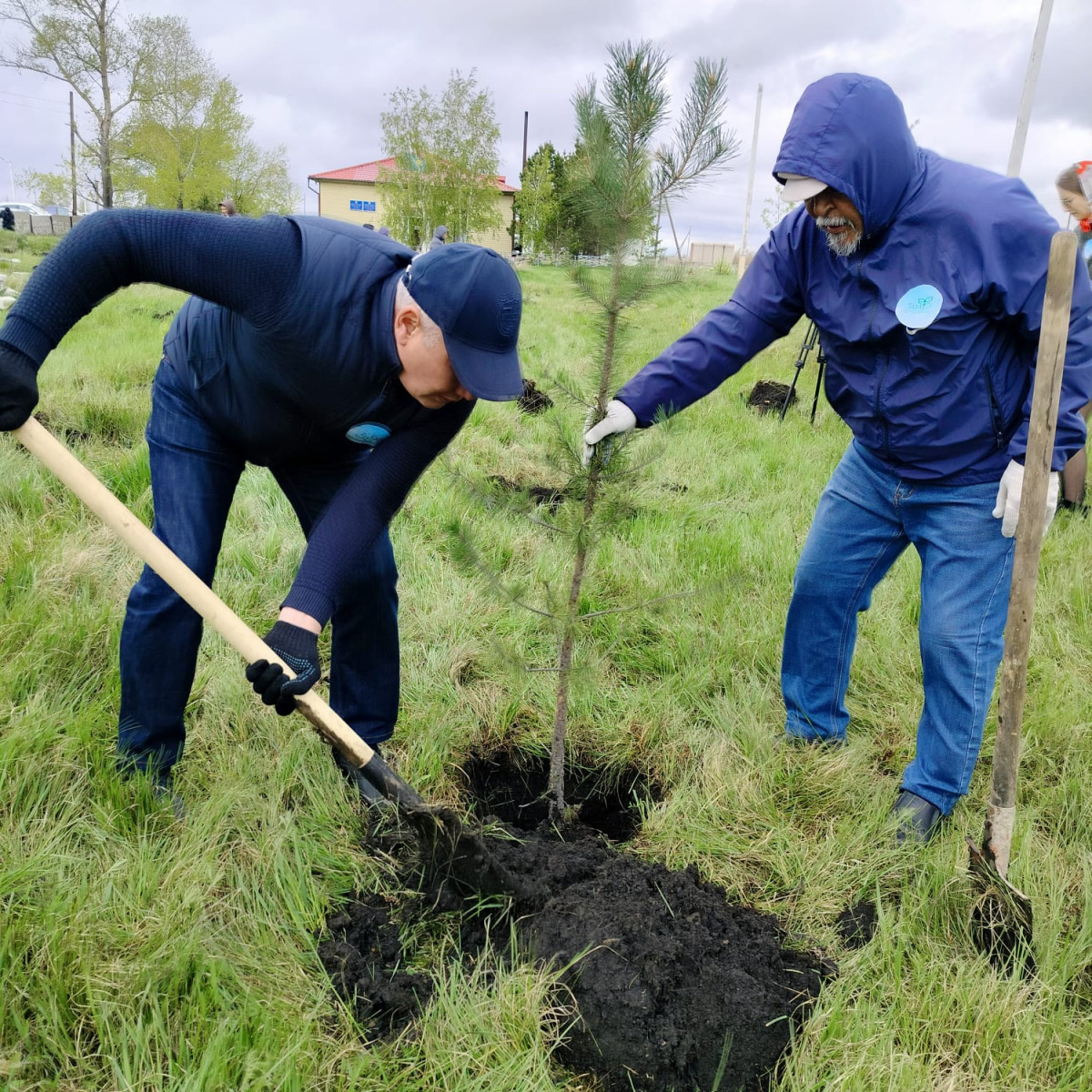 «Таза Қазақстан»: Қостанайда су тасқынынан зардап шеккен саяжай алқаптары тазартылды