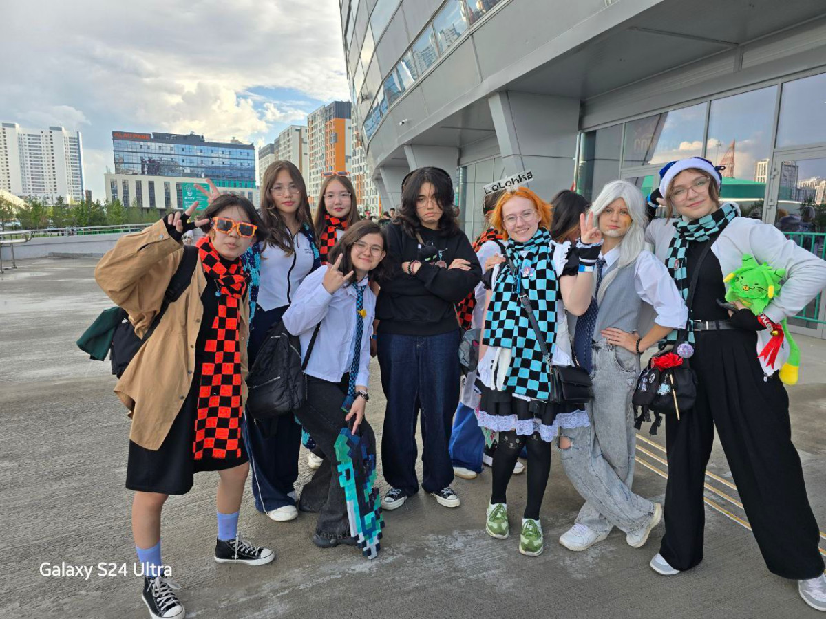 Второй день Comic Con 2025: косплееры за миллионы, а Эсай Моралес учит жизни