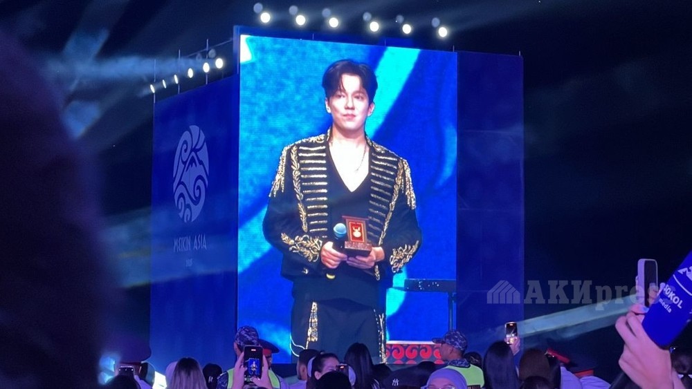 Димаш Құдайберген Қырғызстанның «Халық әртісі» атанды Димаш Құдайберген Қырғызстанның «Халық әртісі» атанды