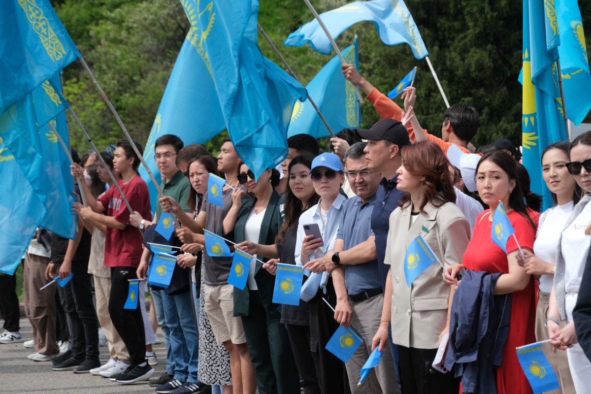 Церемония поднятия государственного флага прошла в Алматы