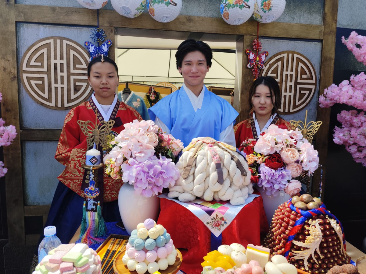 «Праздник единства нашего народа!». Как в Алматы отмечают 1 мая