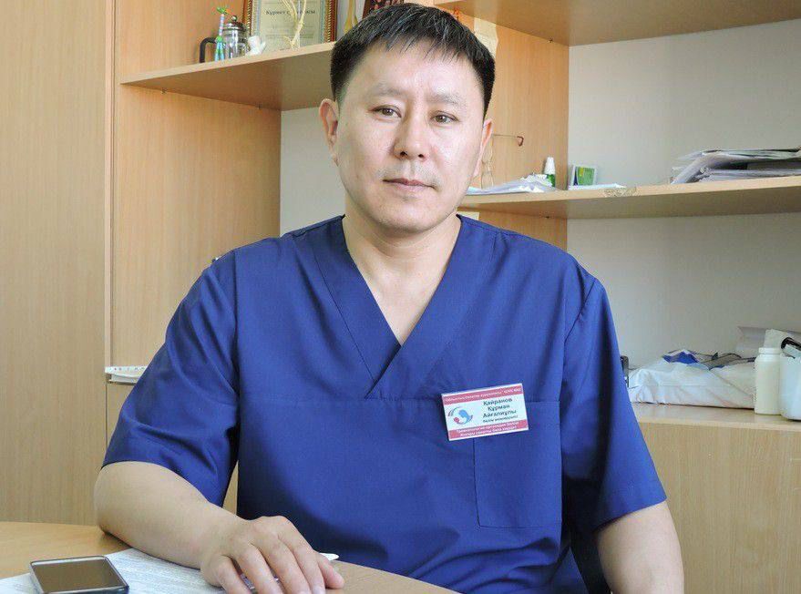 В Актау хирург стал почётным гостем на тұсаукесер малышки, которой он спас жизнь при рождении