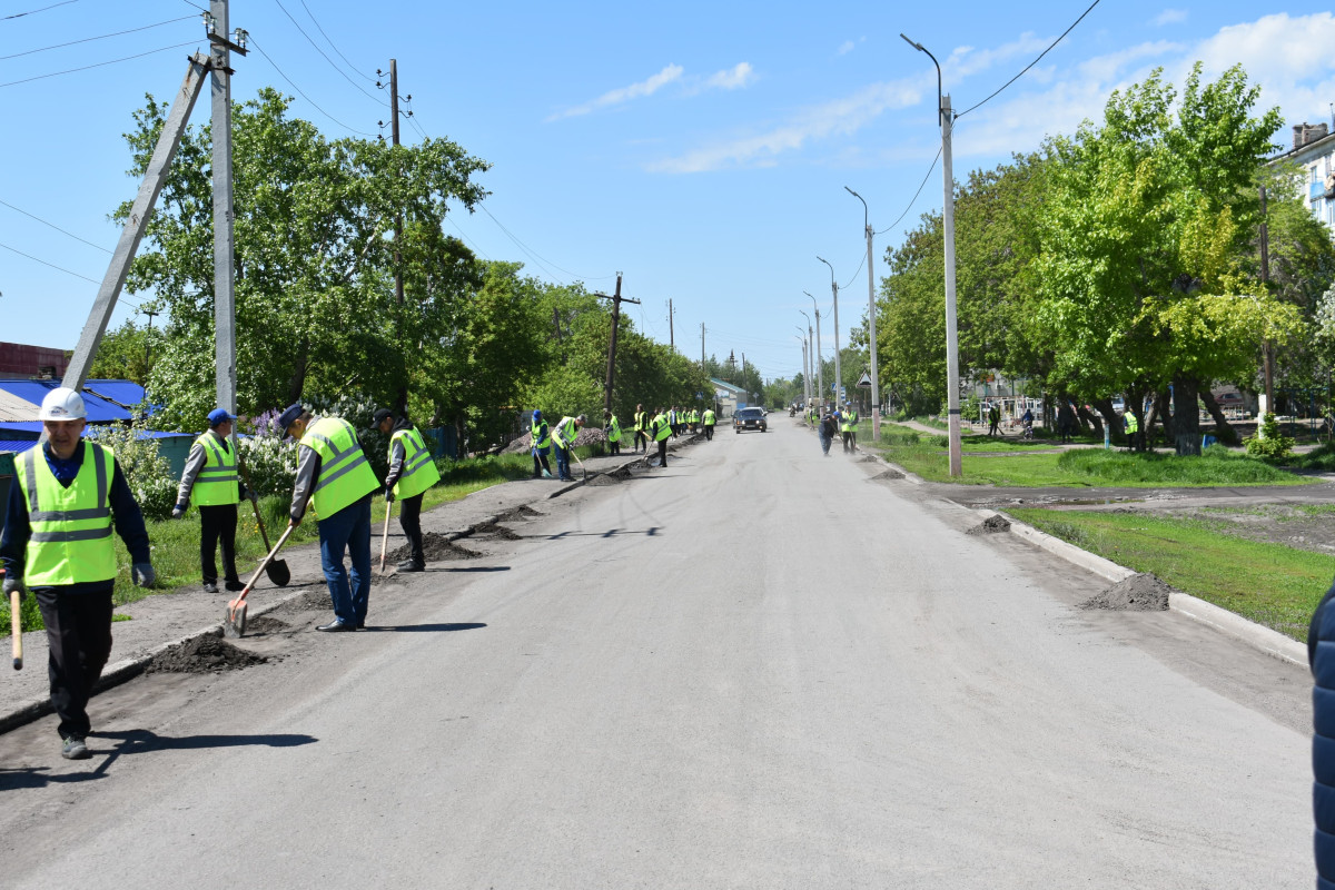 Атбасарцы активно поддержали акцию «Таза Қазақстан» для очистки города после паводка