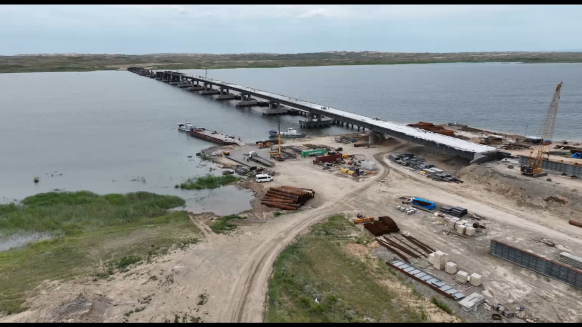Как строится самый длинный мост в Казахстане