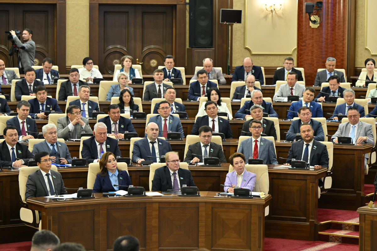 Ерлан Кошанов отметил важность верховенства закона на совместном заседании Парламента
