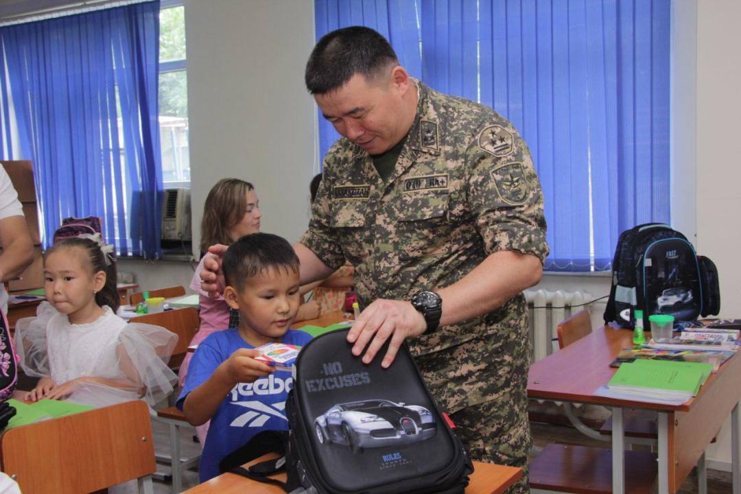 Вооруженные силы Казахстана провели ежегодную акцию «Дорога в школу»