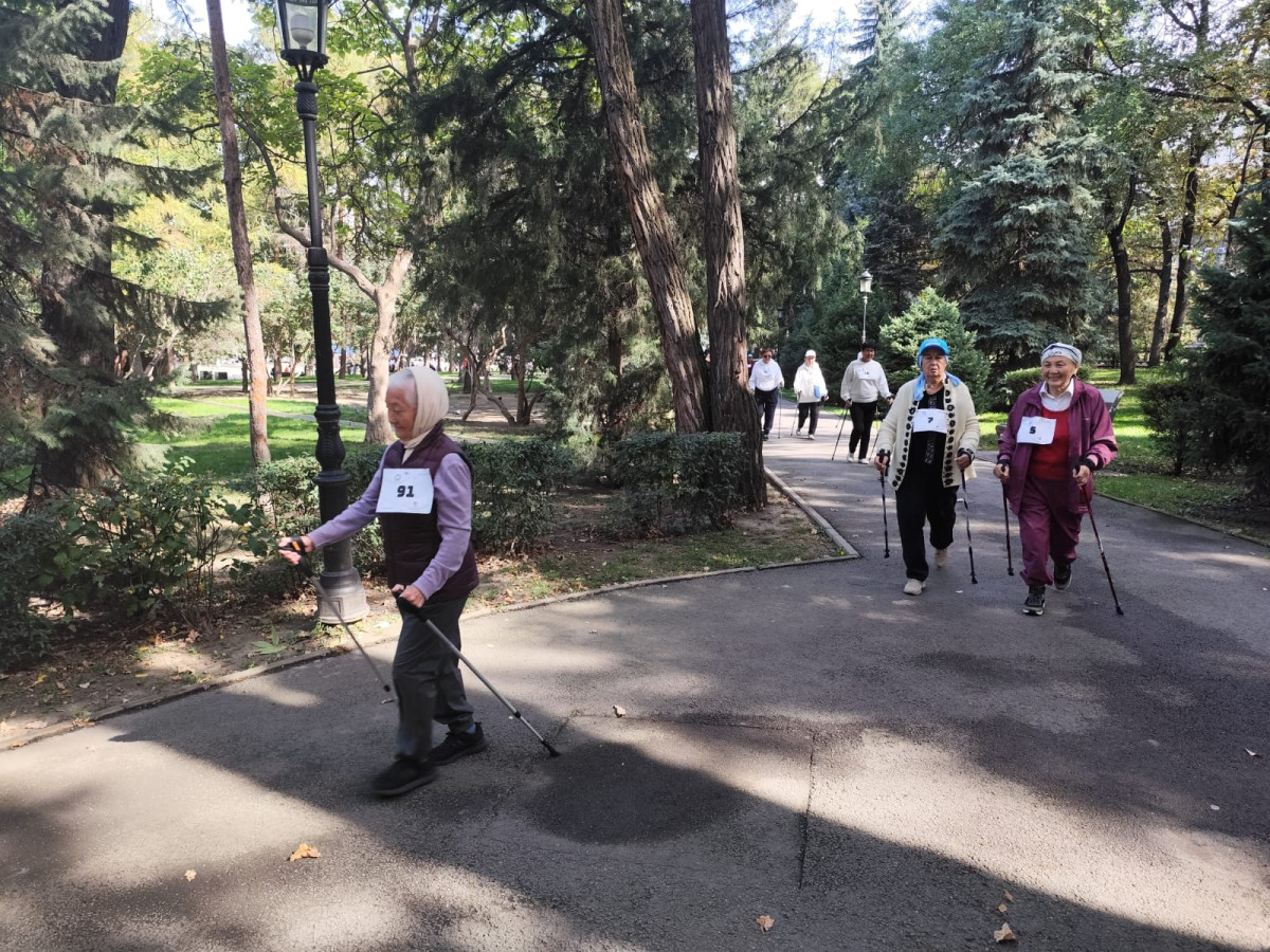 Любовь, танцы и спорт в 80+. Пожилые алматинцы делятся секретами долголетия