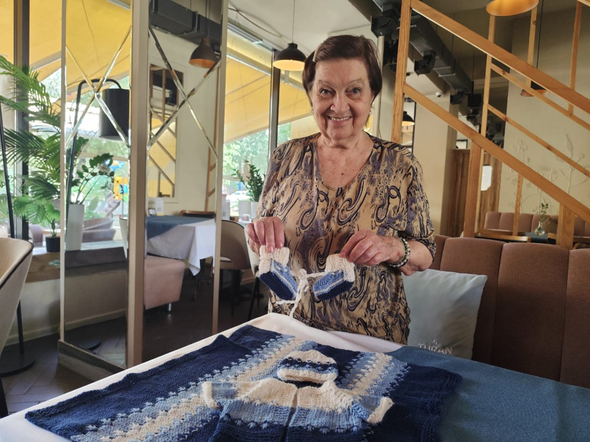 «Волшебная одежда!». Как в Алматы феи и врачи спасают недоношенных детей