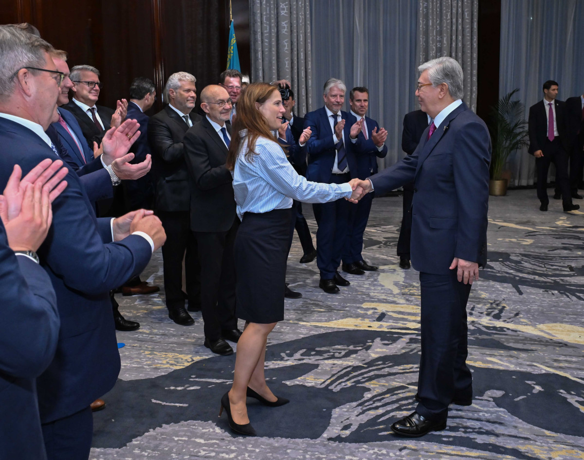 Президент принял участие в «круглом столе» деловых кругов Казахстана и Германии