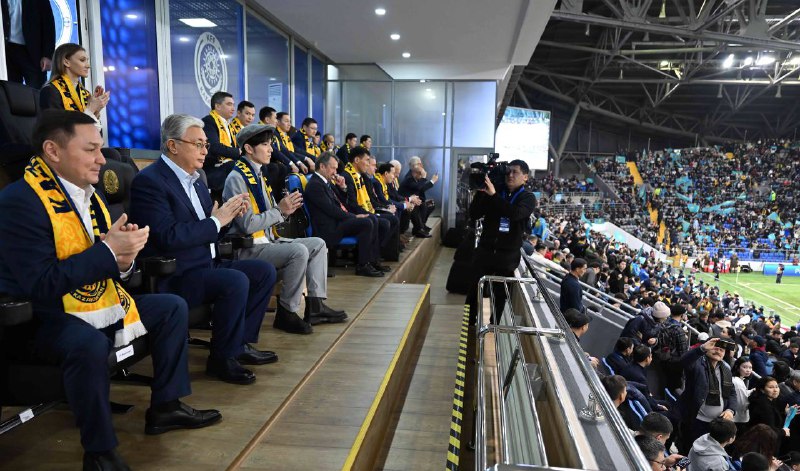 Кто из известных личностей присутствует на матче Казахстан - Сан-Марино